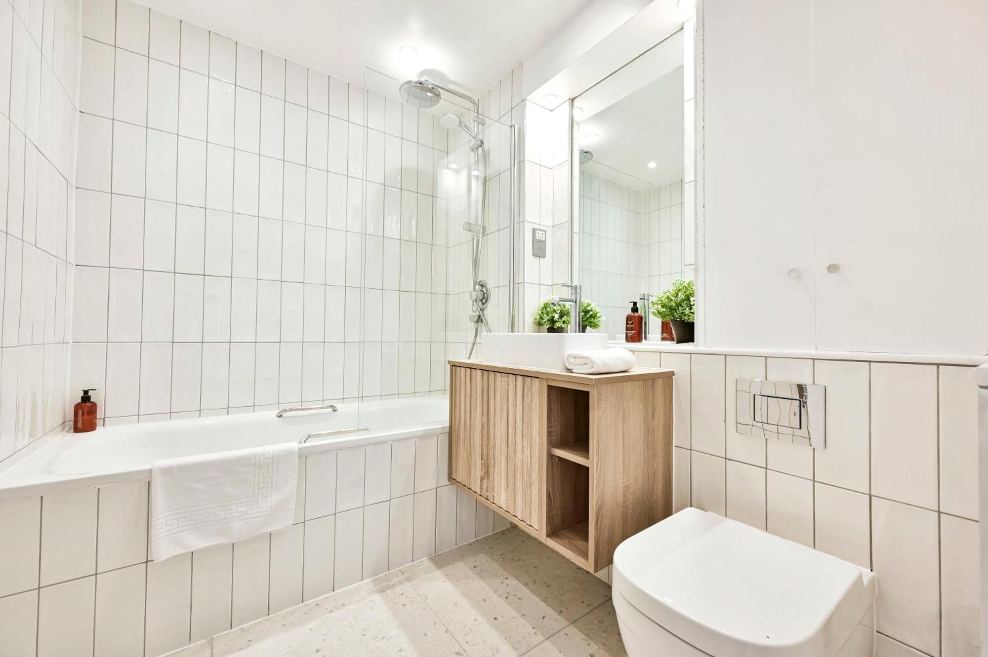 Amazing 3 Bed Apartment Great Portland Street Londra Esterno foto