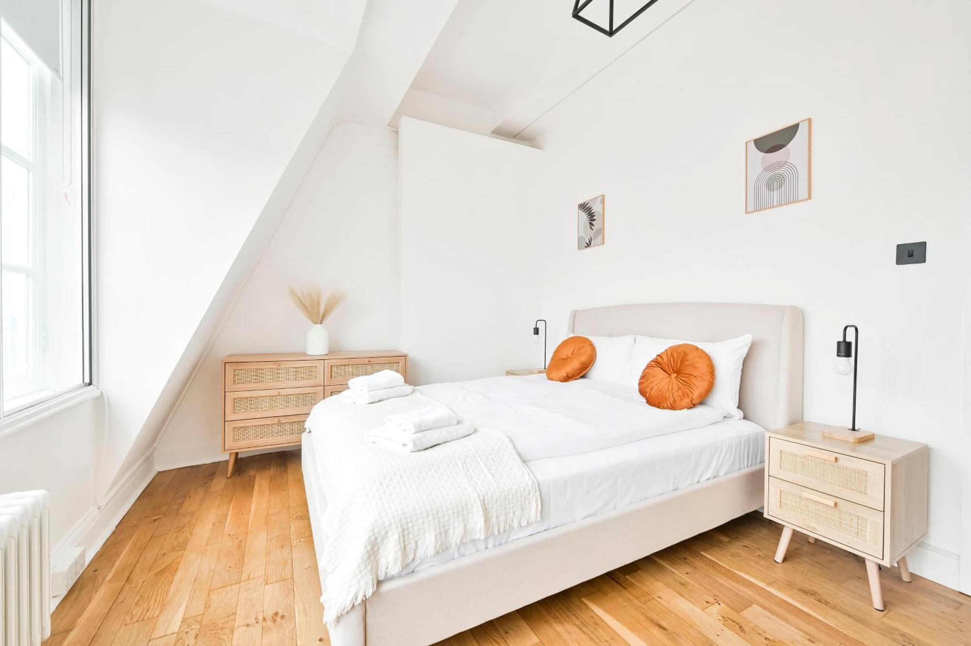 Amazing 3 Bed Apartment Great Portland Street Londra Esterno foto